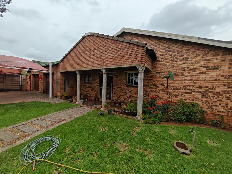 4 Bedroom Property for Sale in Vaalpark Free State